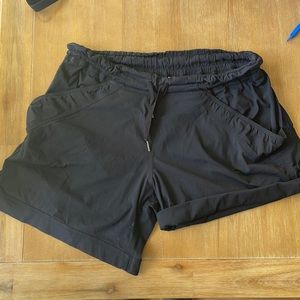 Lululemon Studio Dance short 12